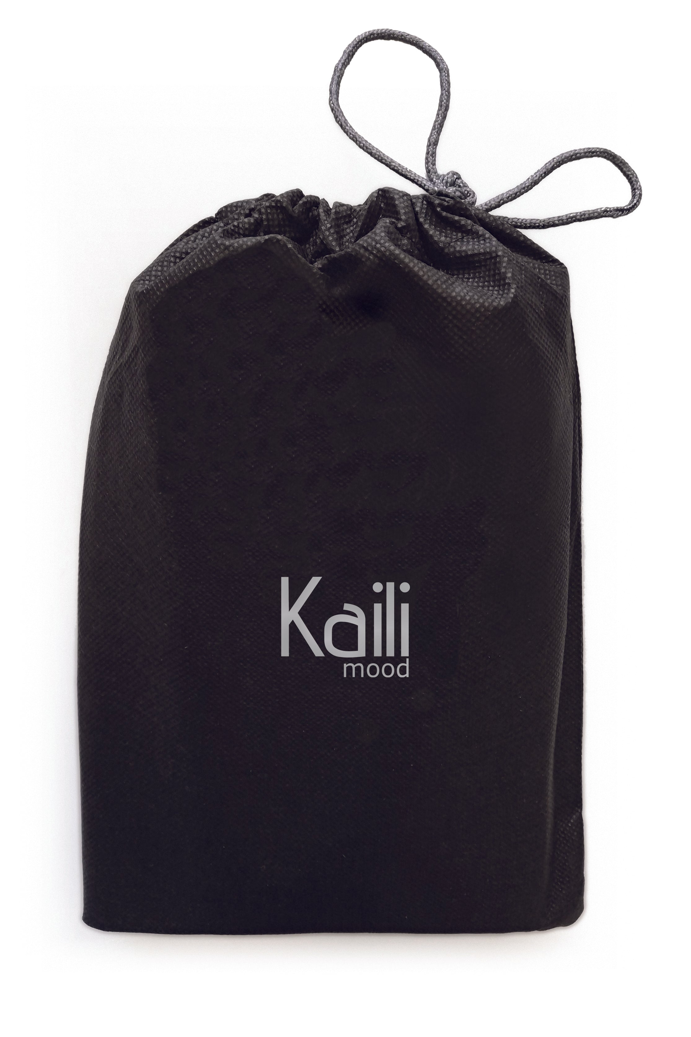 K0008AB | Bill Holder in Genuine Full-Grain Leather, Dollar Grain. Mini Internal Slots and Pen Loop. Black. Dimensions: 12 x 16 x 1 cm. Packaging: Non-woven Bag