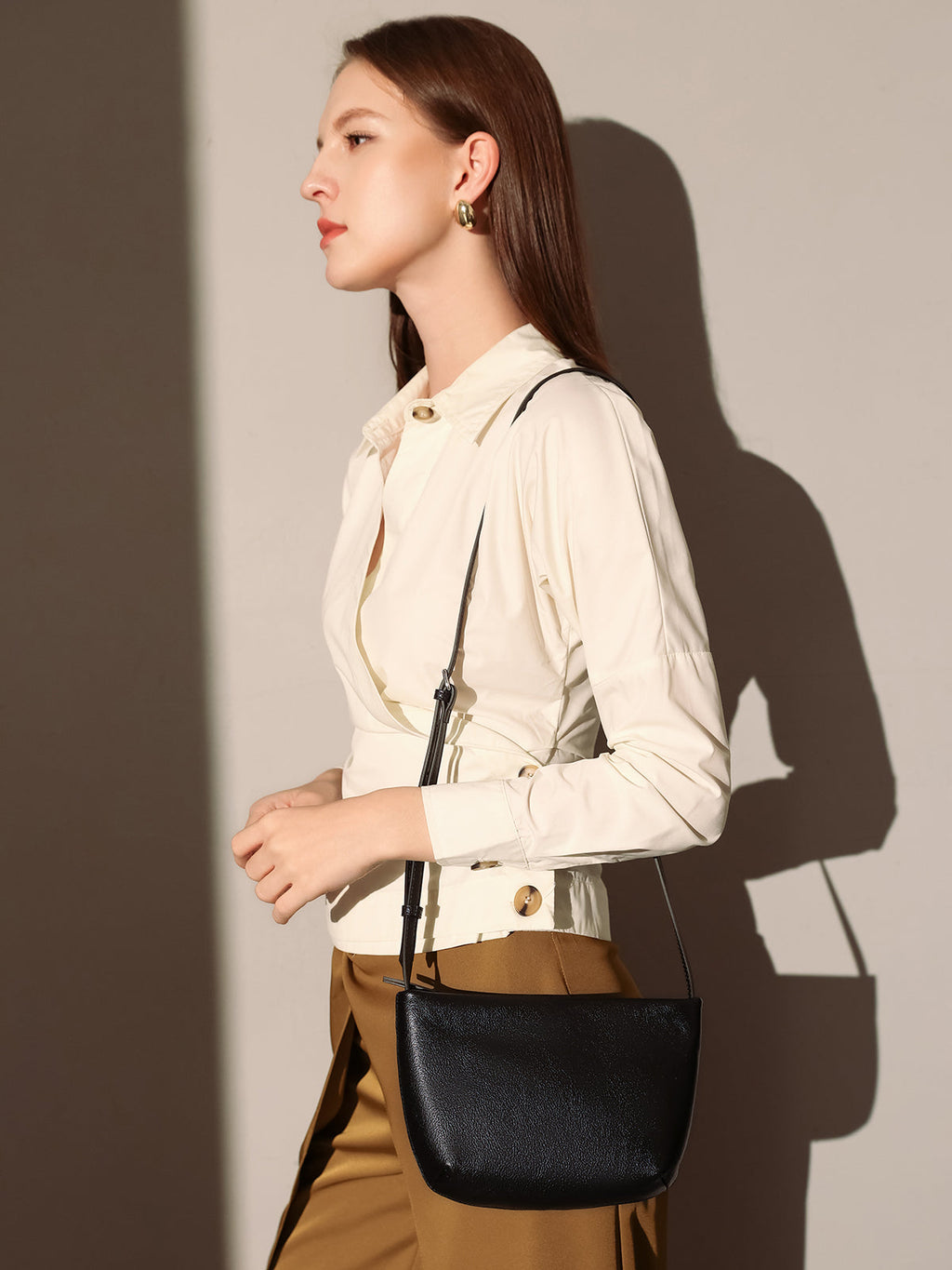 Nora Daily Leather Bucket Bag