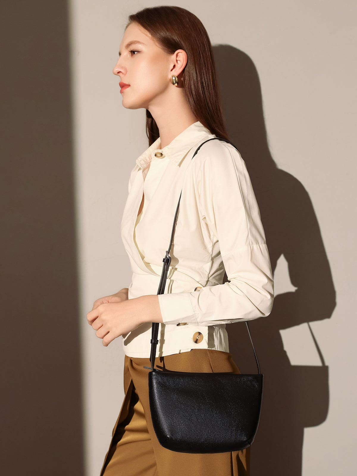Nora Daily Leather Bucket Bag